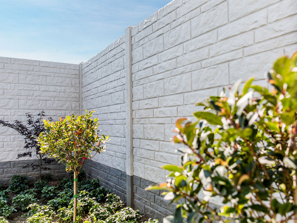 Betonschutting Modern design - tuinomheining-hekwerk - tuin - WONEN.nl